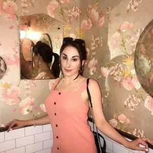 Meet your Posher, Ash